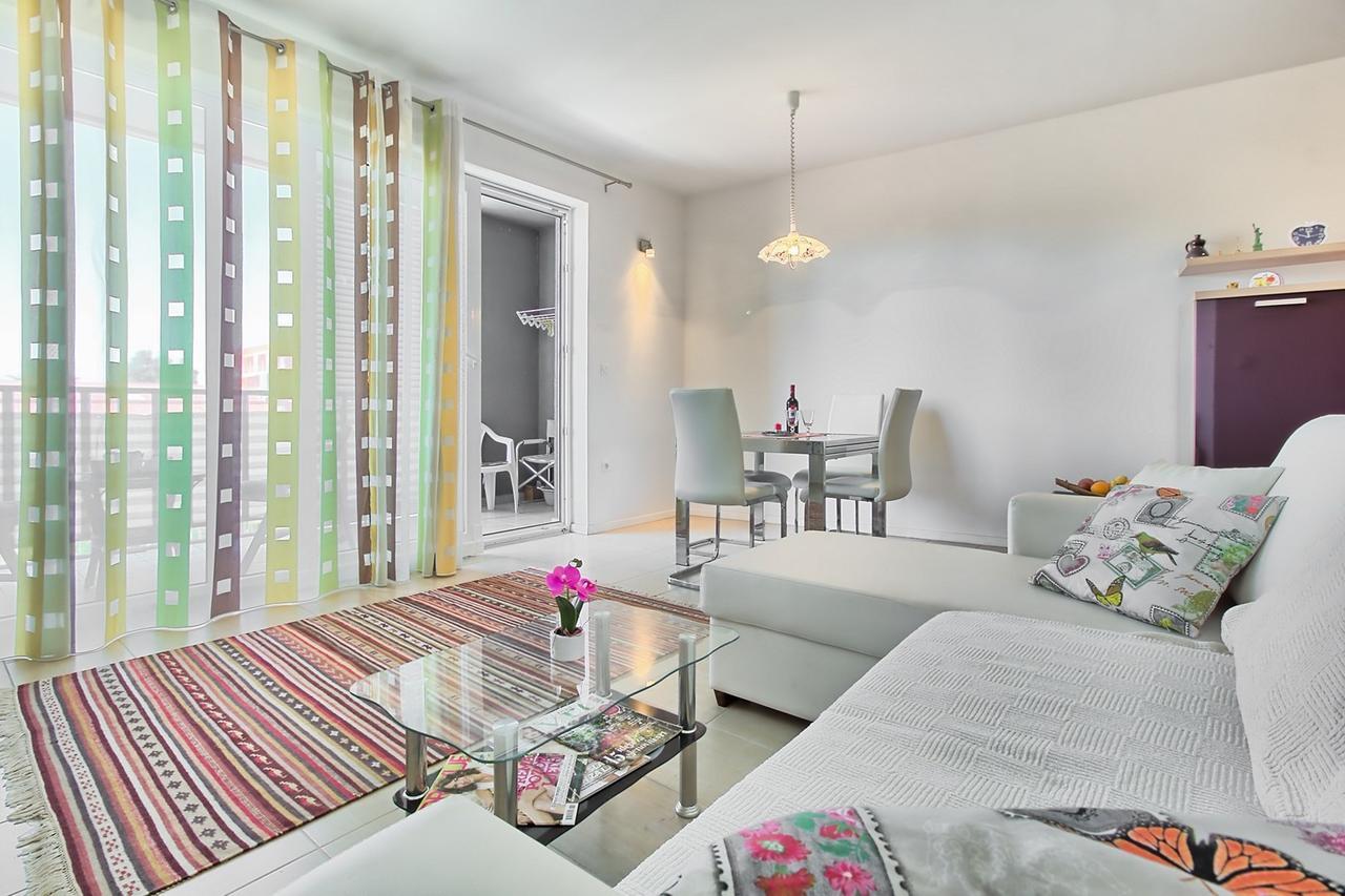 Summertime House With Apartment Umago Exterior foto