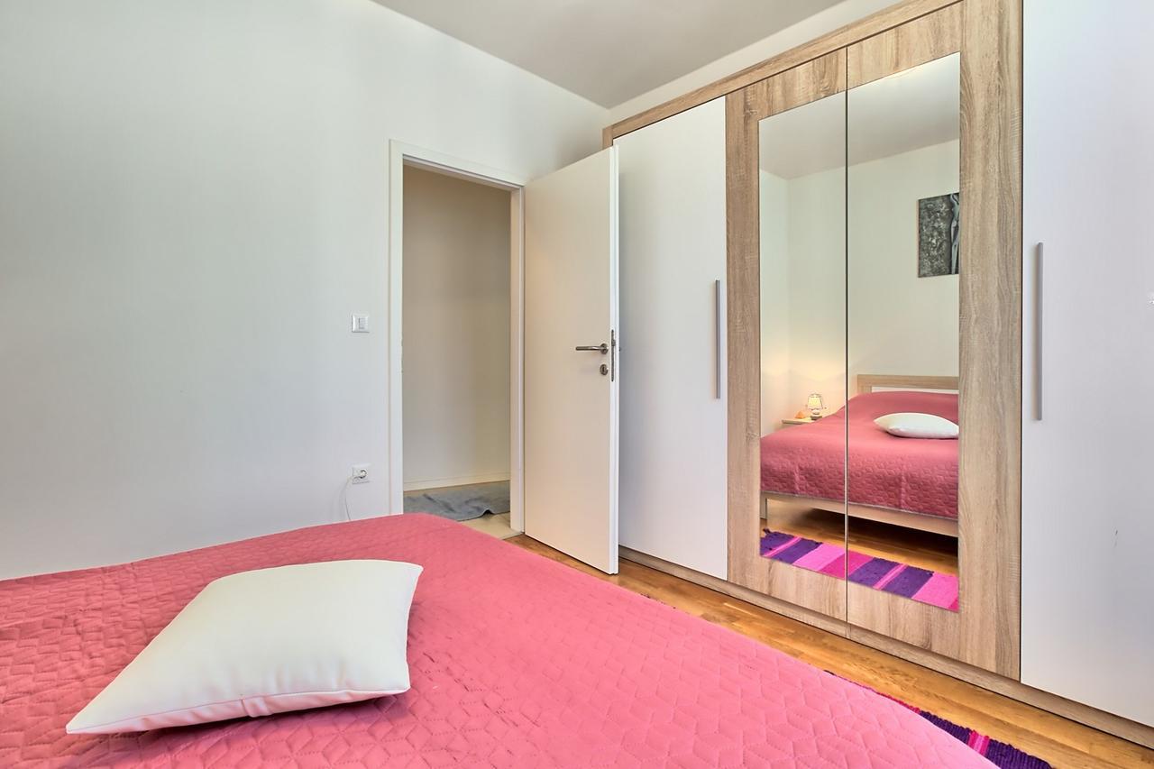 Summertime House With Apartment Umago Exterior foto